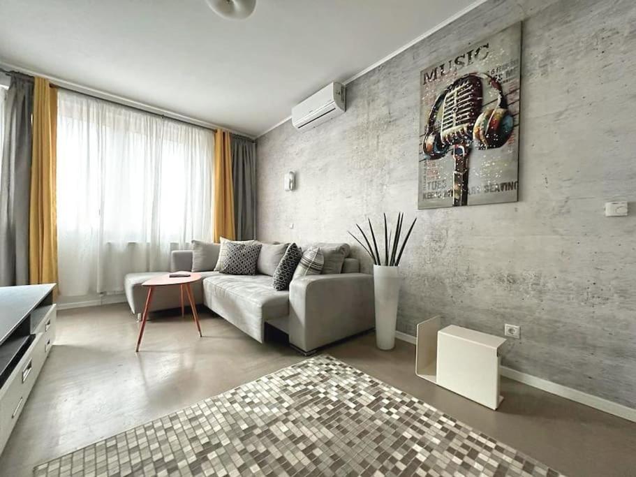 Urban Oasis: Stylish Retreat Lejlighed Zagreb Eksteriør billede
